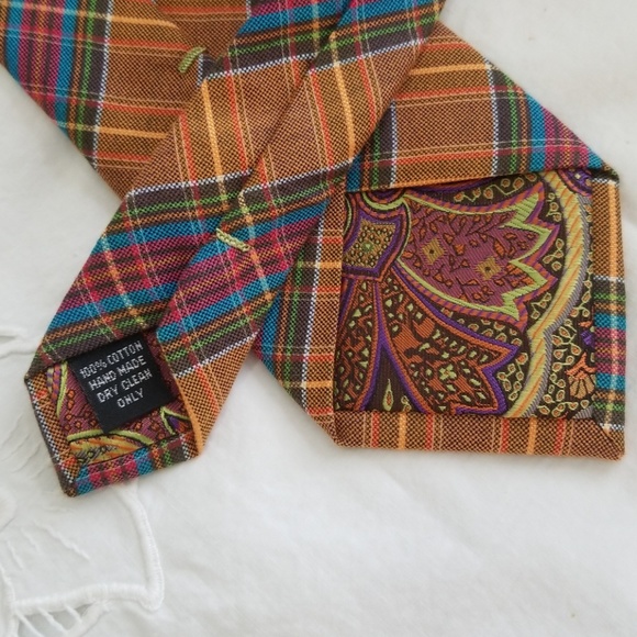 True Forum Other - True Forum men's tie. NWOT. Gold/brown background.